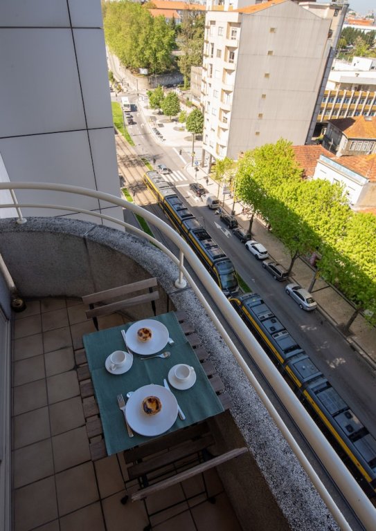 Appartamento 1 camera da letto con balcone e con vista sul fiume Porto Gaia River View by MP