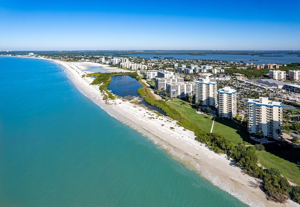 Standard Zimmer ~ Estero Beach And Tennis 208a ~ Gulf Front Condo In Paradise! 1 Bedroom Condo by RedAwning