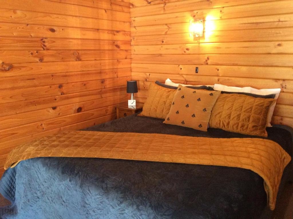 Двухместный люкс с видом на сад Alpine Lodge Motel