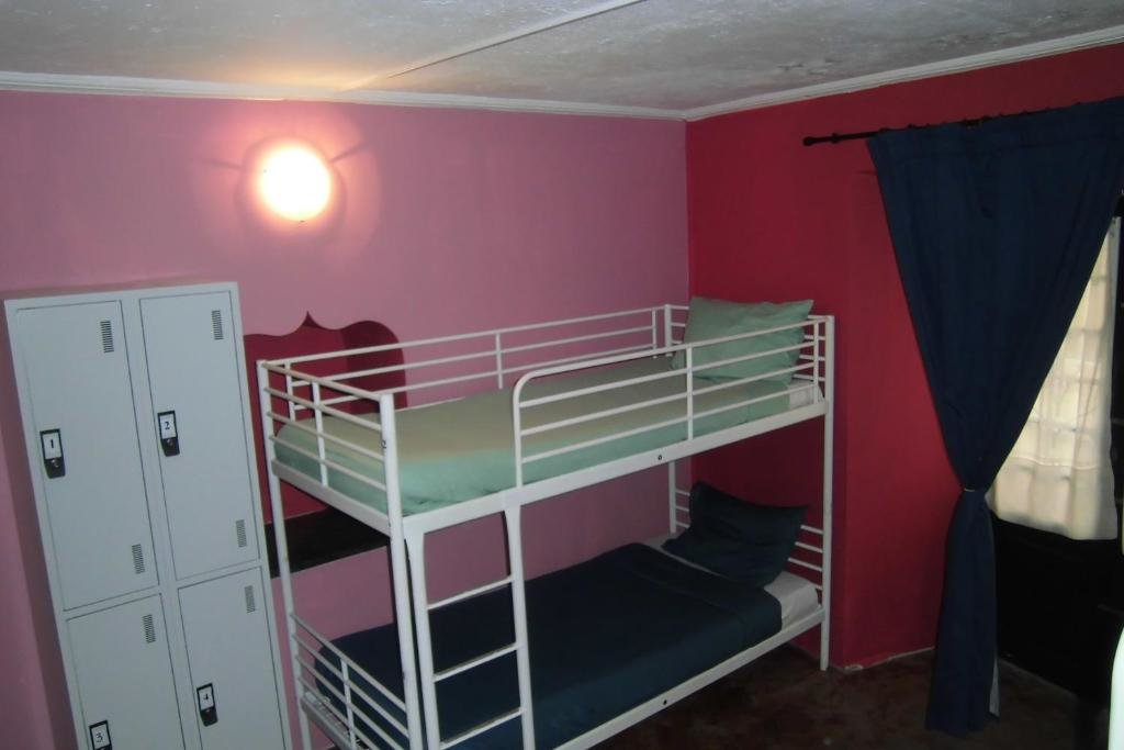 Кровать в общем номере (женский номер) Hostel The White Butterfly