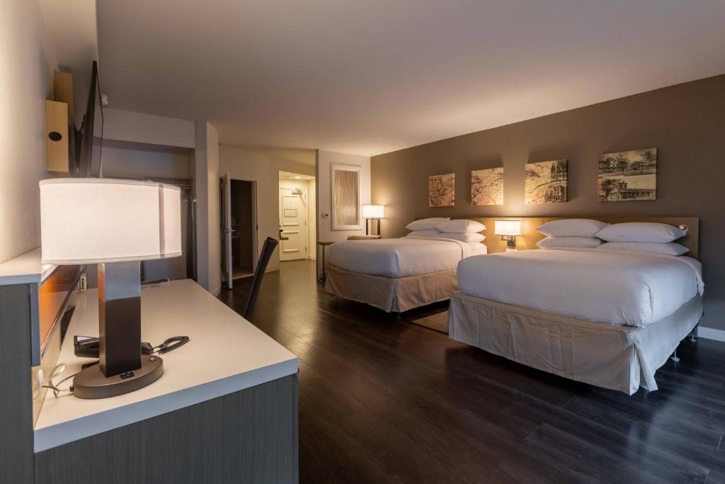Standard Doppel Zimmer mit Blick auf den Innenhof Delta Hotels by Marriott Raleigh-Durham at Research Triangle Park