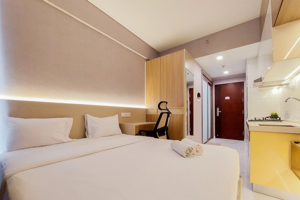 Studio Scenic Designed And Comfy Studio At Sky House Bsd Apartment
