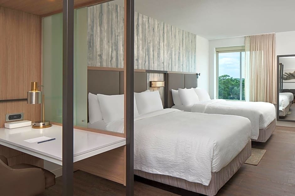 Четырёхместный люкс SpringHill Suites by Marriott Orlando Lake Nona