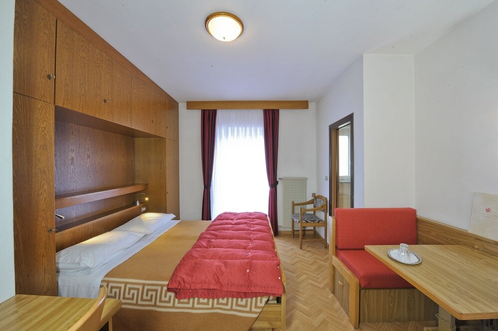 Двухместный номер Comfort с балконом Hotel Cristallo
