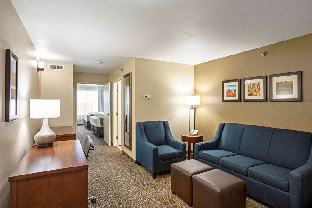 Quadruple Suite Comfort Inn & Suites Independence