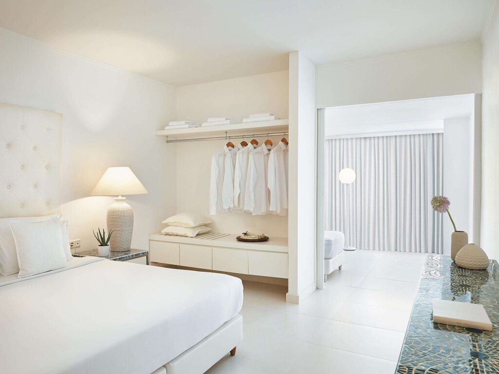 Family guestroom Grecotel LUX.ME White Palace​