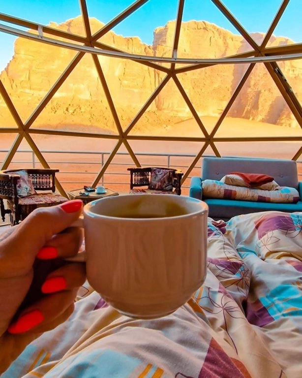 Tente avec balcon Wadi Rum Rose camP
