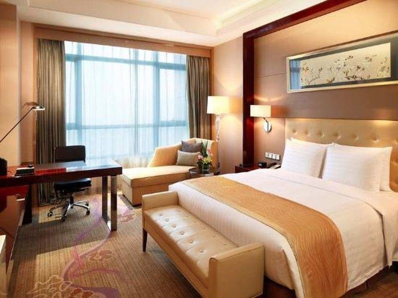 Трёхместный номер Standard GreenTree Inn Shandong Rizhao East Haiqu Road Business Hotel
