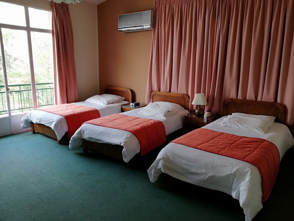 Standard Dreier Zimmer mit Balkon Garden Hotel