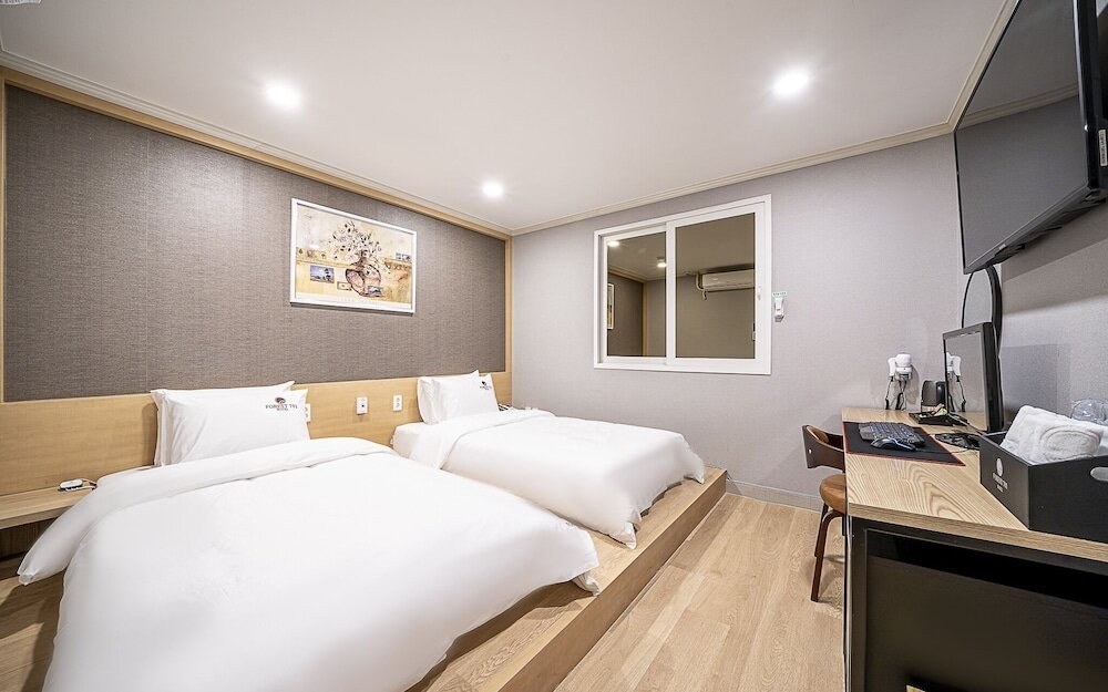 Deluxe Double room Gimhae Buwondong Forest 701 Hotel