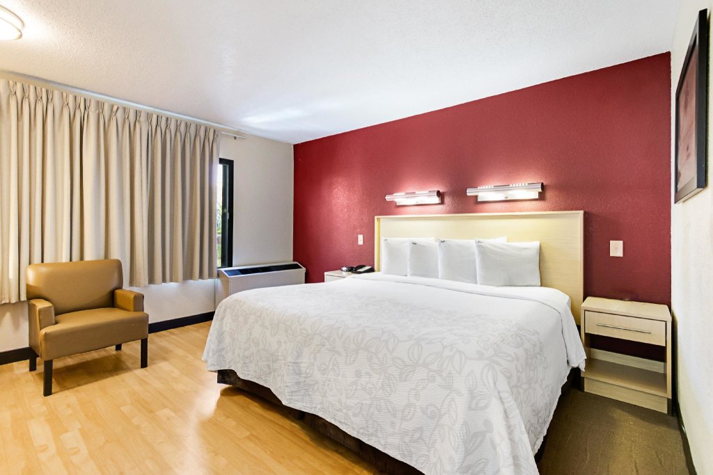 Cama en dormitorio compartido Red Roof Inn PLUS+ West Palm Beach