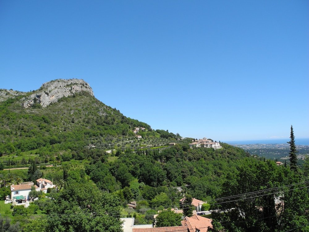 Двухместный номер Classic с видом на горы La Colline de Vence