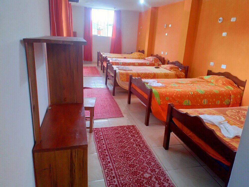 Cama en dormitorio compartido Chachapoyas Hotel