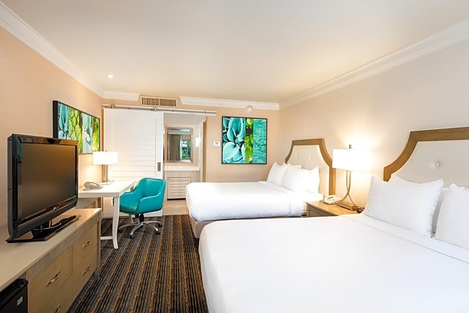 Четырёхместный номер Economy Holiday Inn San Diego Bayside, an IHG Hotel