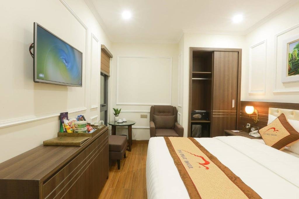 Superior Double room Dai Phat Hotel