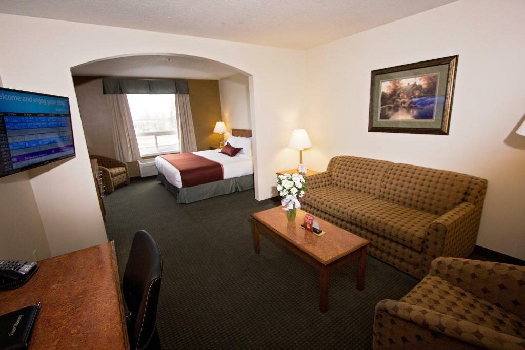 Family Suite Service Plus Inns & Suites Drayton Valley