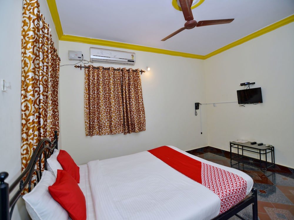 Standard room OYO 9604 Anna Guest House