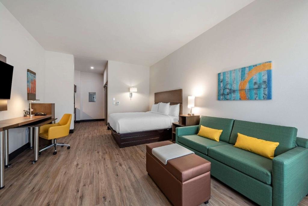 Люкс c 1 комнатой MainStay Suites Colorado Springs East - Medical Center Area