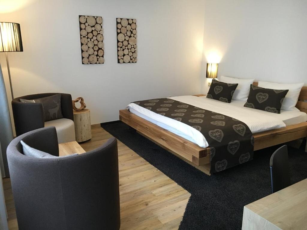Deluxe Double room with balcony RAUSZEIT NaturBoutique Hotel Garni