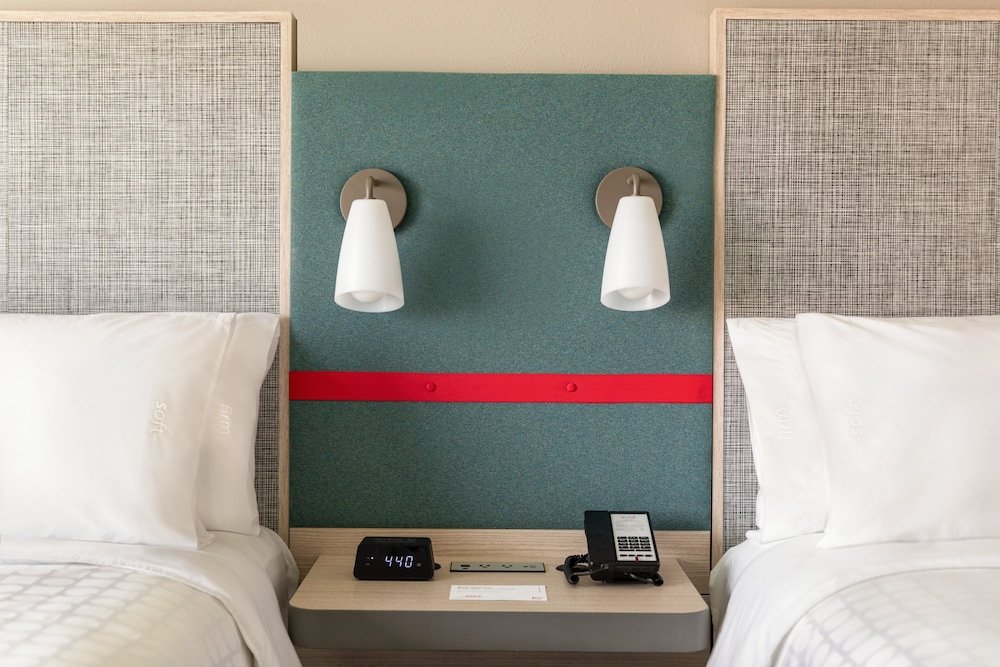 Standard Vierer Zimmer avid hotels - Orlando International Airport, an IHG Hotel