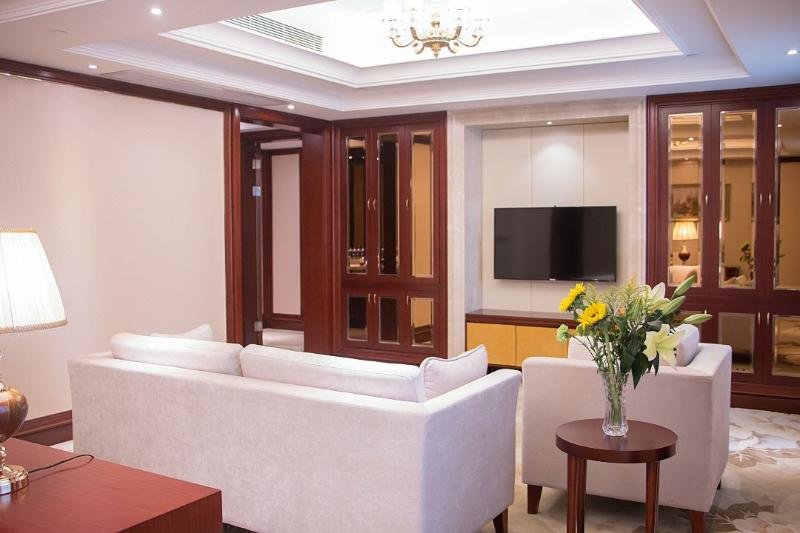 Deluxe suite Grand Madison Hotel Zhuhai Qianshan