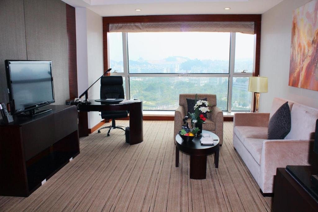 Deluxe suite Grand Skylight International Hotel Shenzhen Guanlan Avenue