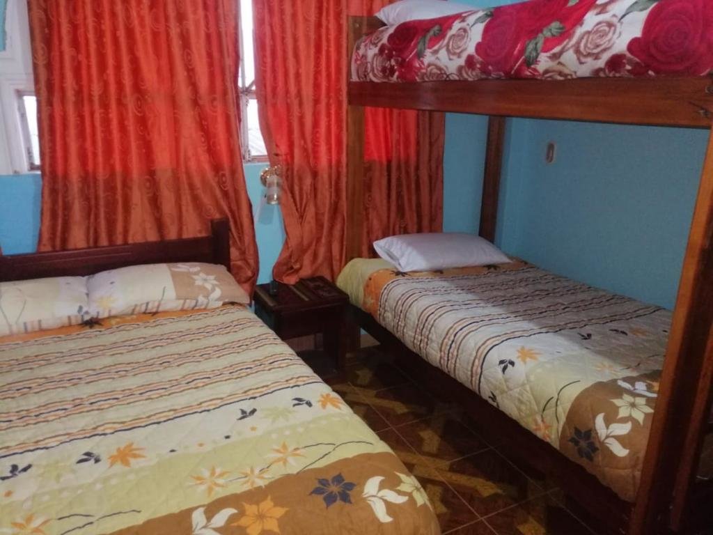 Habitación triple Estándar Hostal Otavalos Inn-Hostel