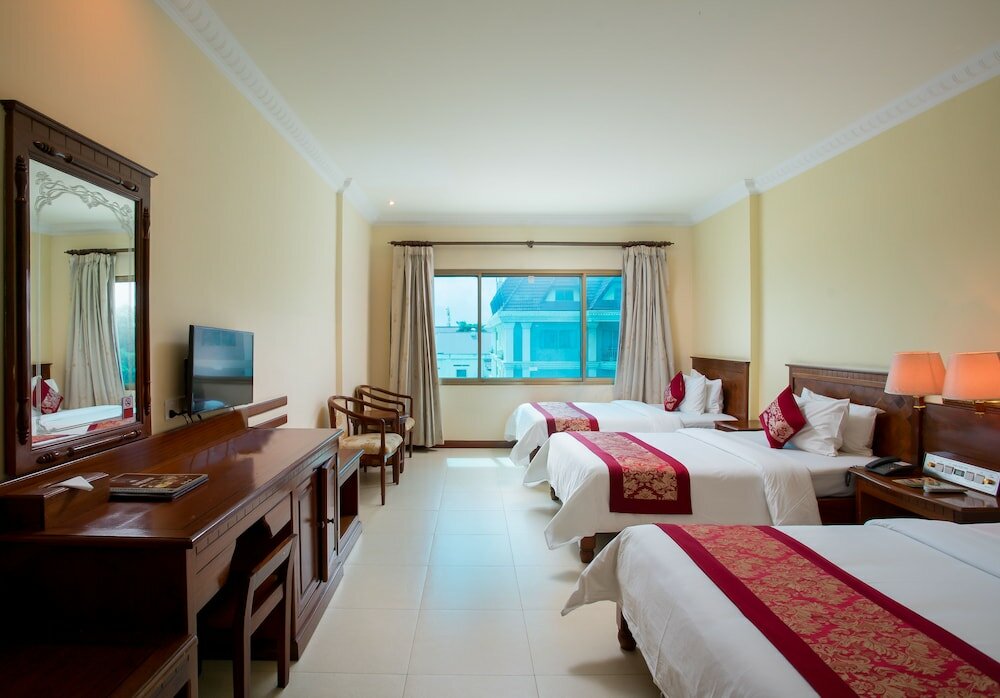 4 Bedrooms Superior room Angkor Holiday Hotel