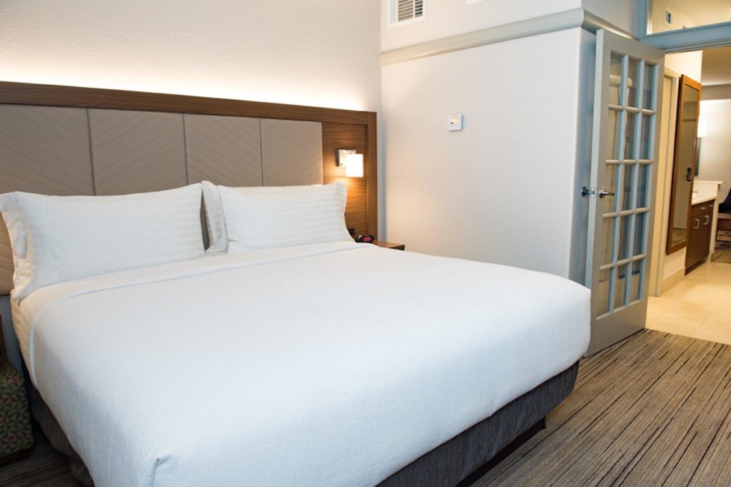 Suite Holiday Inn Express Pascagoula-Moss Point, an IHG Hotel