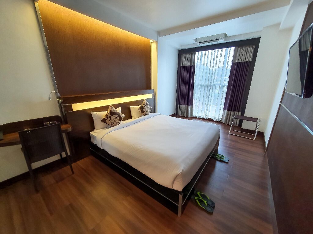 Standard Zimmer Clover Suites Royal Lake Yangon