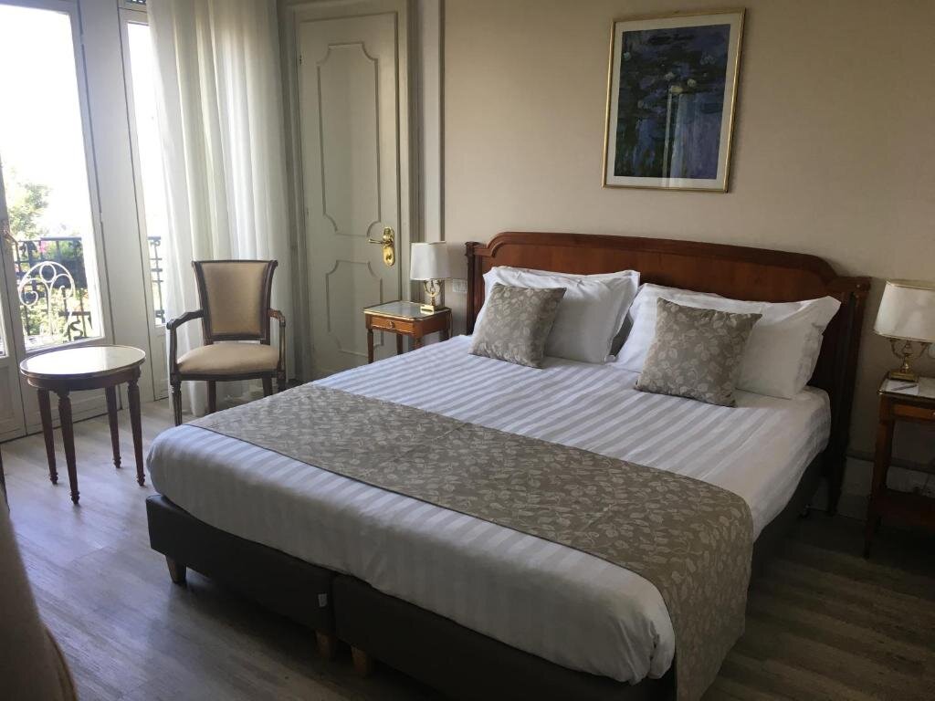 Двухместный номер Standard с видом на озеро Palace Grand Hotel Varese