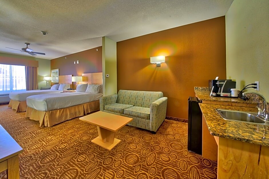 Люкс Standard Holiday Inn Express & Suites Lubbock Southwest - Wolfforth, an IHG Hotel