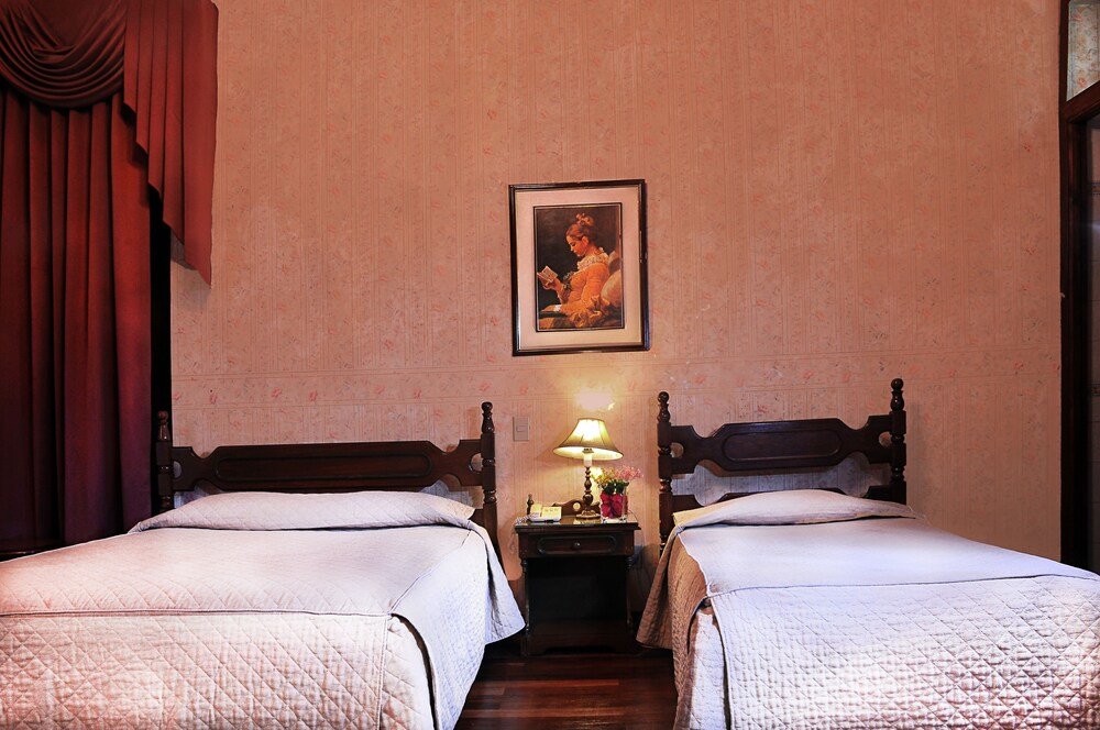 1 Bedroom Deluxe Double room with courtyard view Capital Plaza Hotel