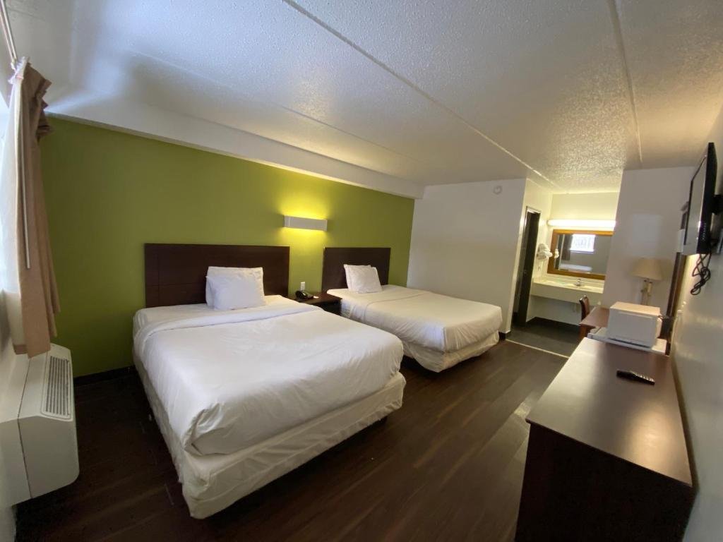 Номер Deluxe Skylight Inn Willoughby - Cleveland Mentor