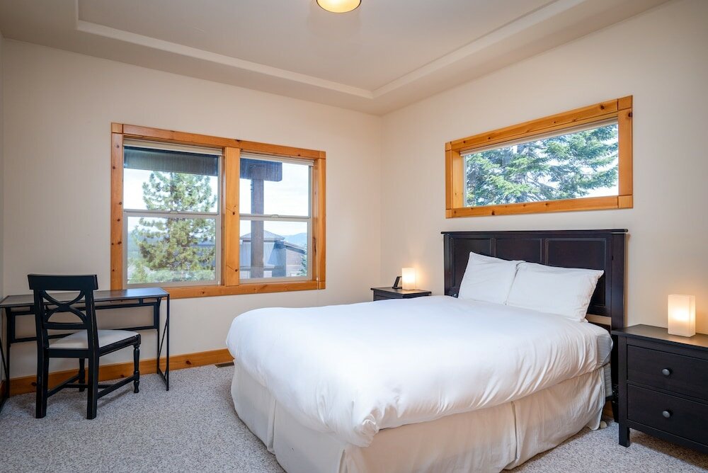 Cabaña Tahoe Donner Pinnacle Loop Mountain 5 Bedroom Home by Redawning