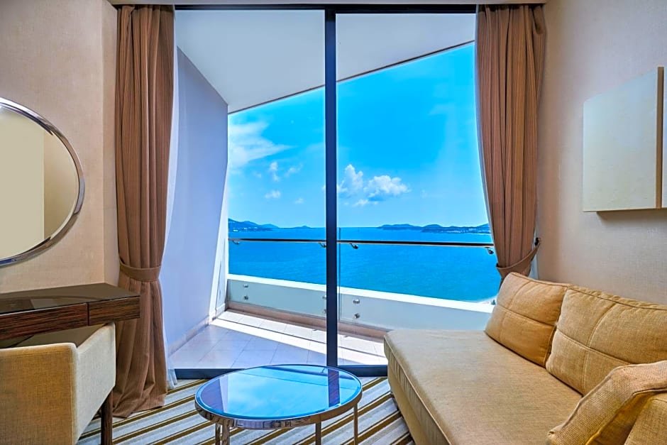 Habitación cuádruple Estándar con balcón Sheraton Nha Trang Hotel & Spa