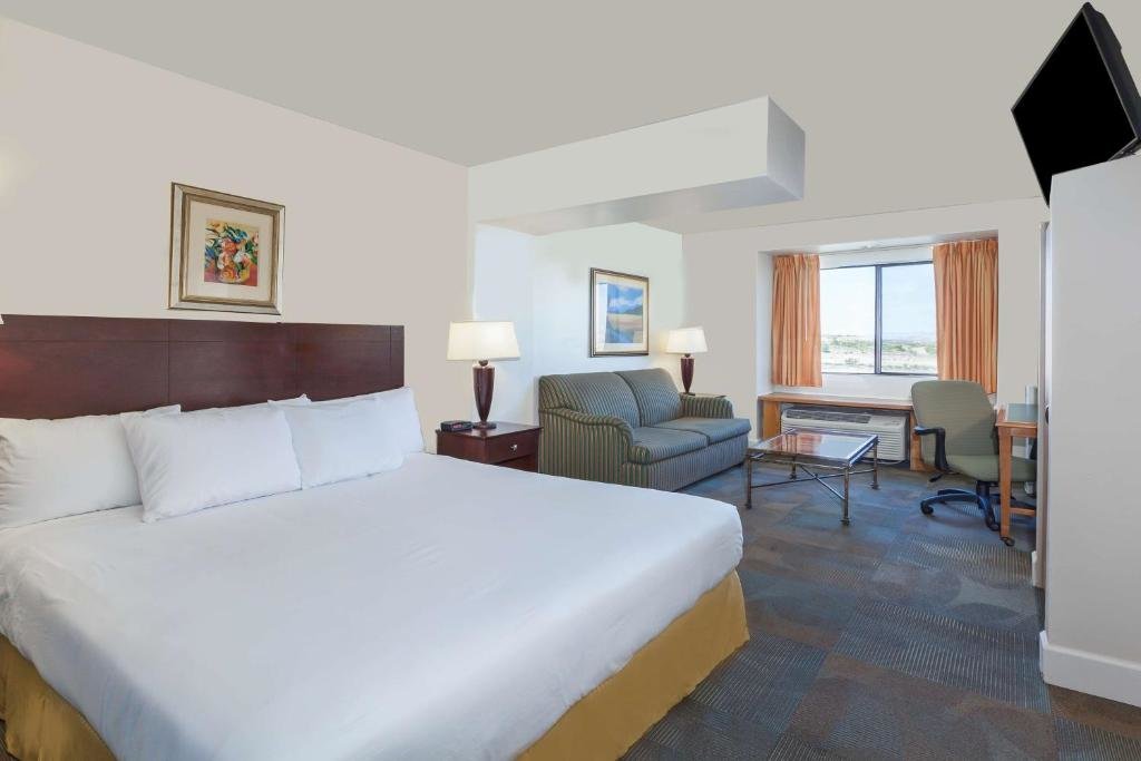 1 Bedroom Suite Days Inn by Wyndham Camp Verde Arizona
