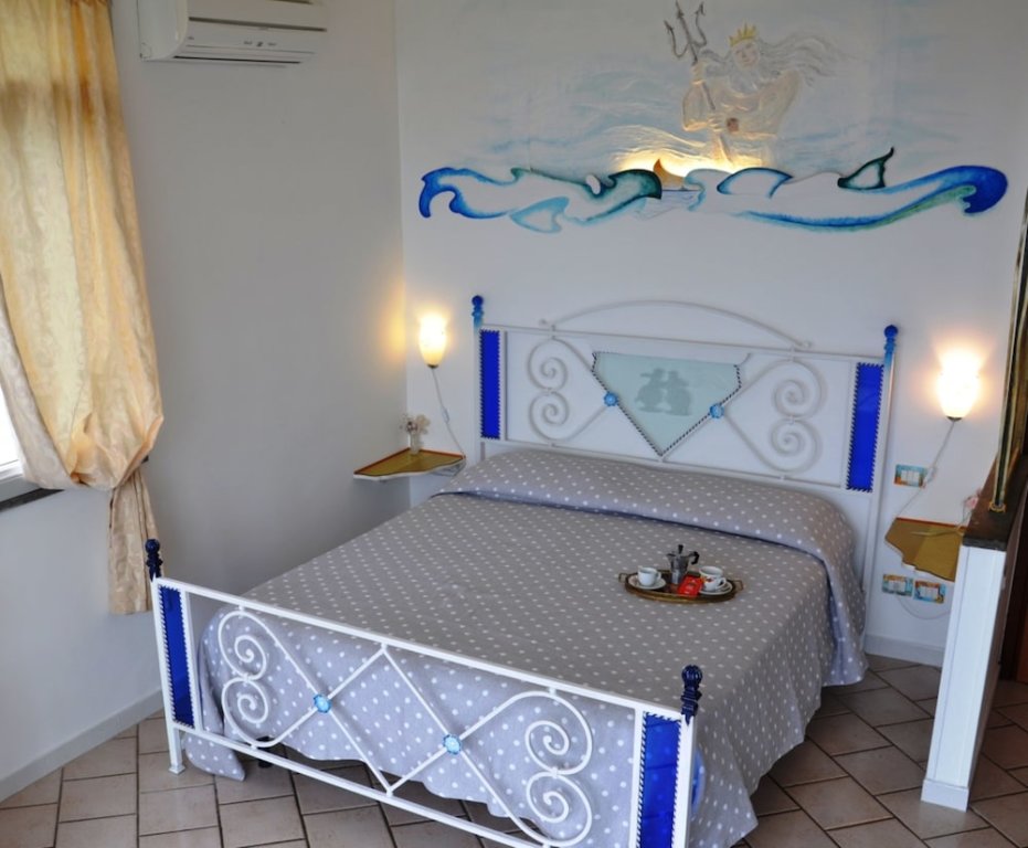 Standard Triple room with balcony Casa Mazzola