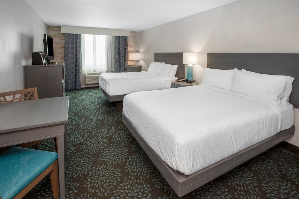 Standard Quadruple room Holiday Inn Resort South Padre Island - Beach Front, an IHG Hotel