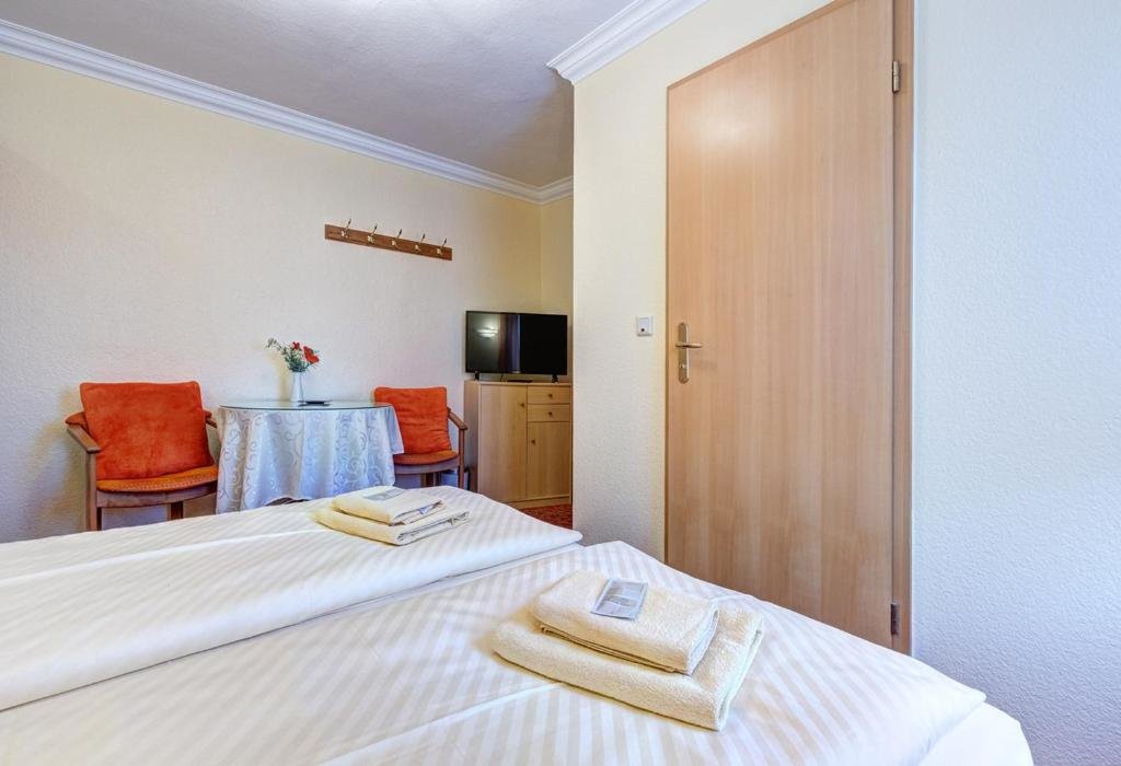 Standard Double room Pension Mittag