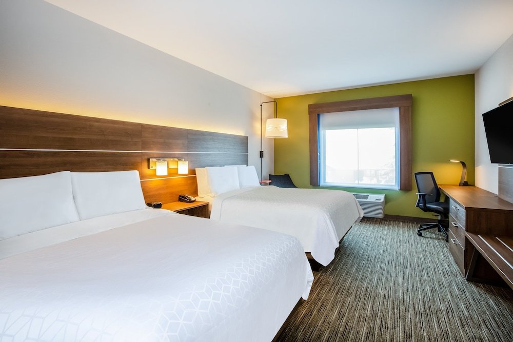 Standard Quadruple room Holiday Inn Express Hotel & Suites Fairburn, an IHG Hotel