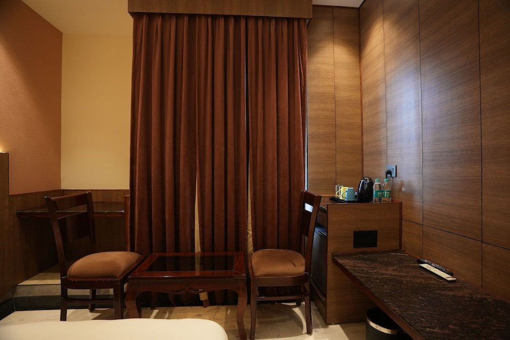 Superior room Lime Tree Hotel and Banquet Greater Noida