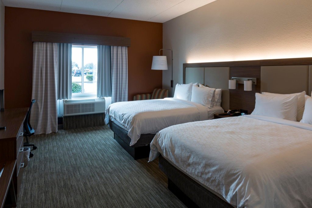 Standard Vierer Zimmer Holiday Inn Express Hotel & Suites Hillview, an IHG Hotel