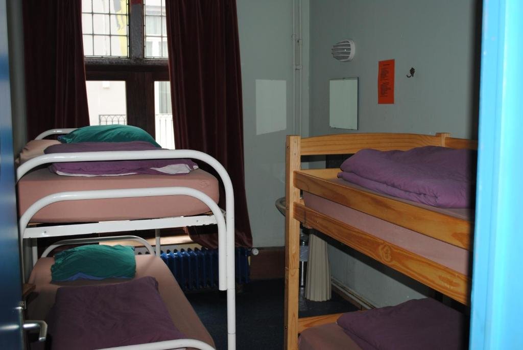 Кровать в общем номере Charlie Rockets Youth Hostel