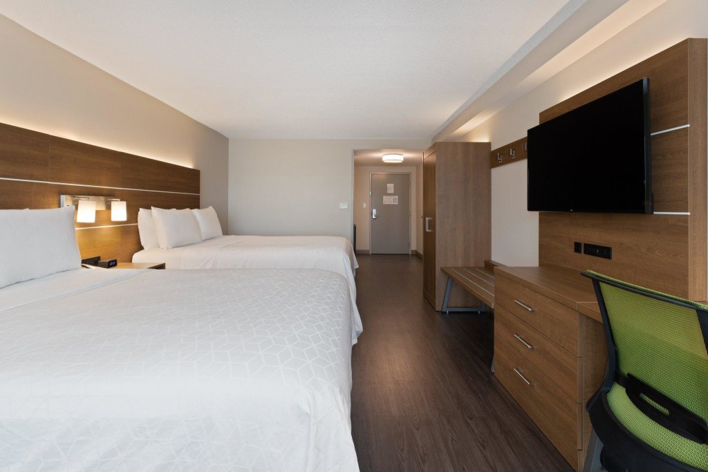 Двухместный номер Standard Holiday Inn Express Hotel & Suites Largo-Clearwater, an IHG Hotel