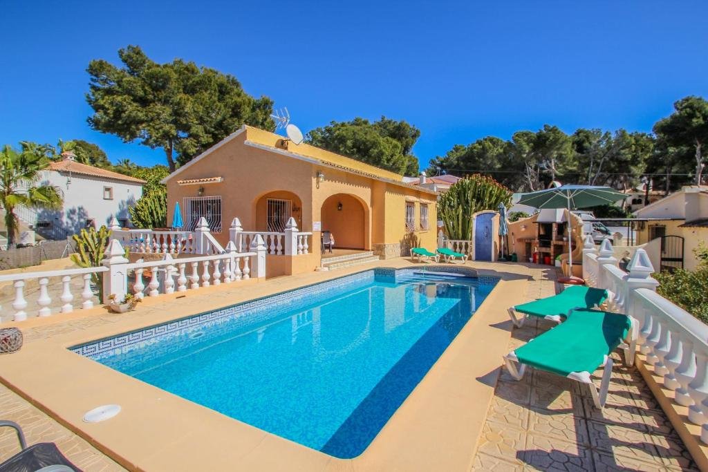 Cabaña Sofia - holiday home with private swimming pool in Moraira