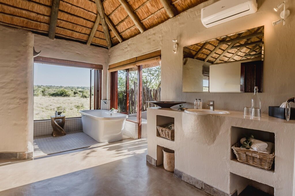 Luxe double suite Hlosi Game Lodge - Amakhala Game Reserve