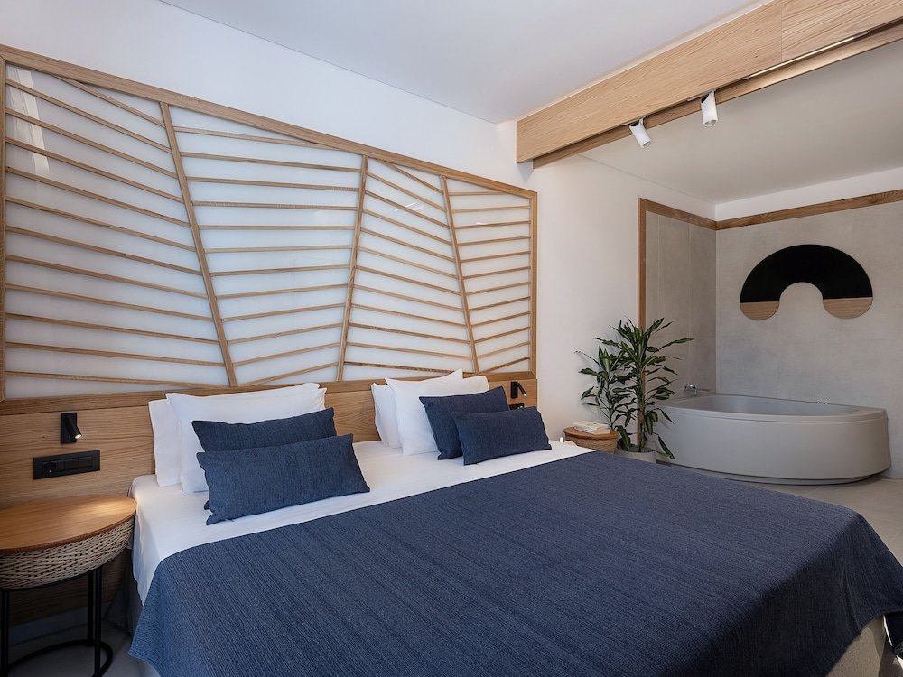 Deluxe Doppel Zimmer 1 Schlafzimmer mit Balkon und mit Poolblick Nontas Aparthotel