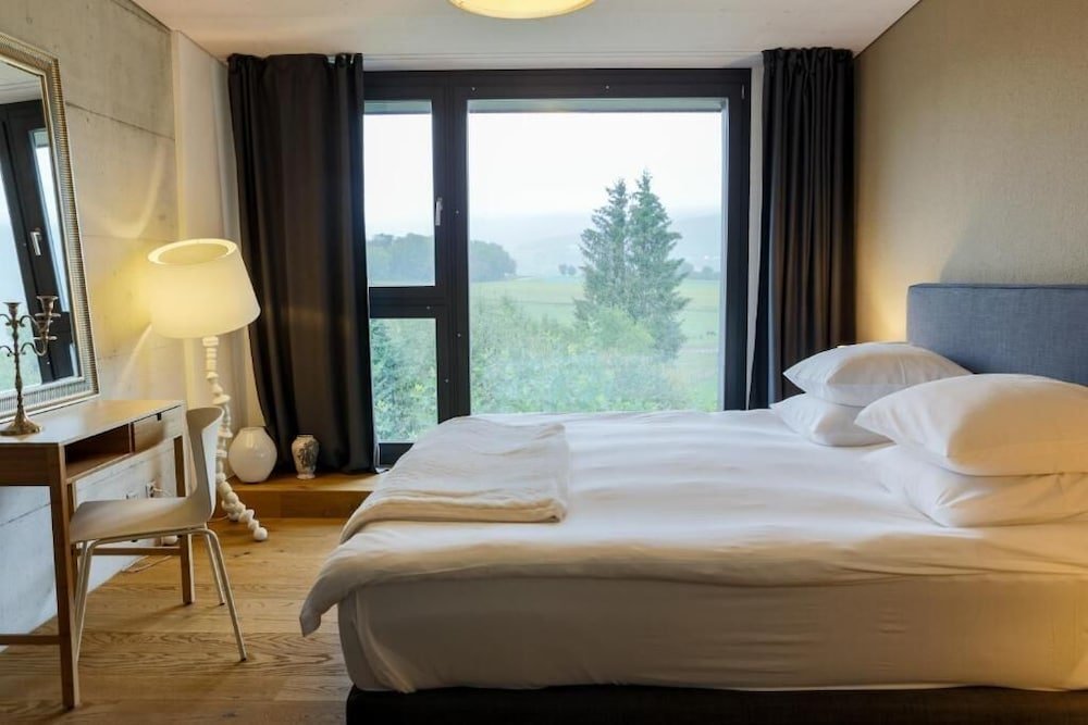 Standard Doppel Zimmer mit Bergblick Hotel de l’Ours Preles