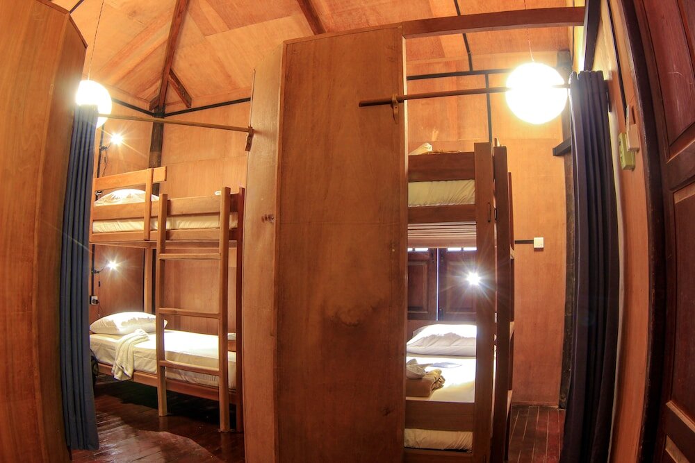 Cama en dormitorio compartido (dormitorio compartido femenino) Hardwood Lodge